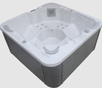 Milan Hot tub with thermal cover